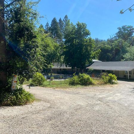 Seven Circles Lodge&Retreat Badger Εξωτερικό φωτογραφία