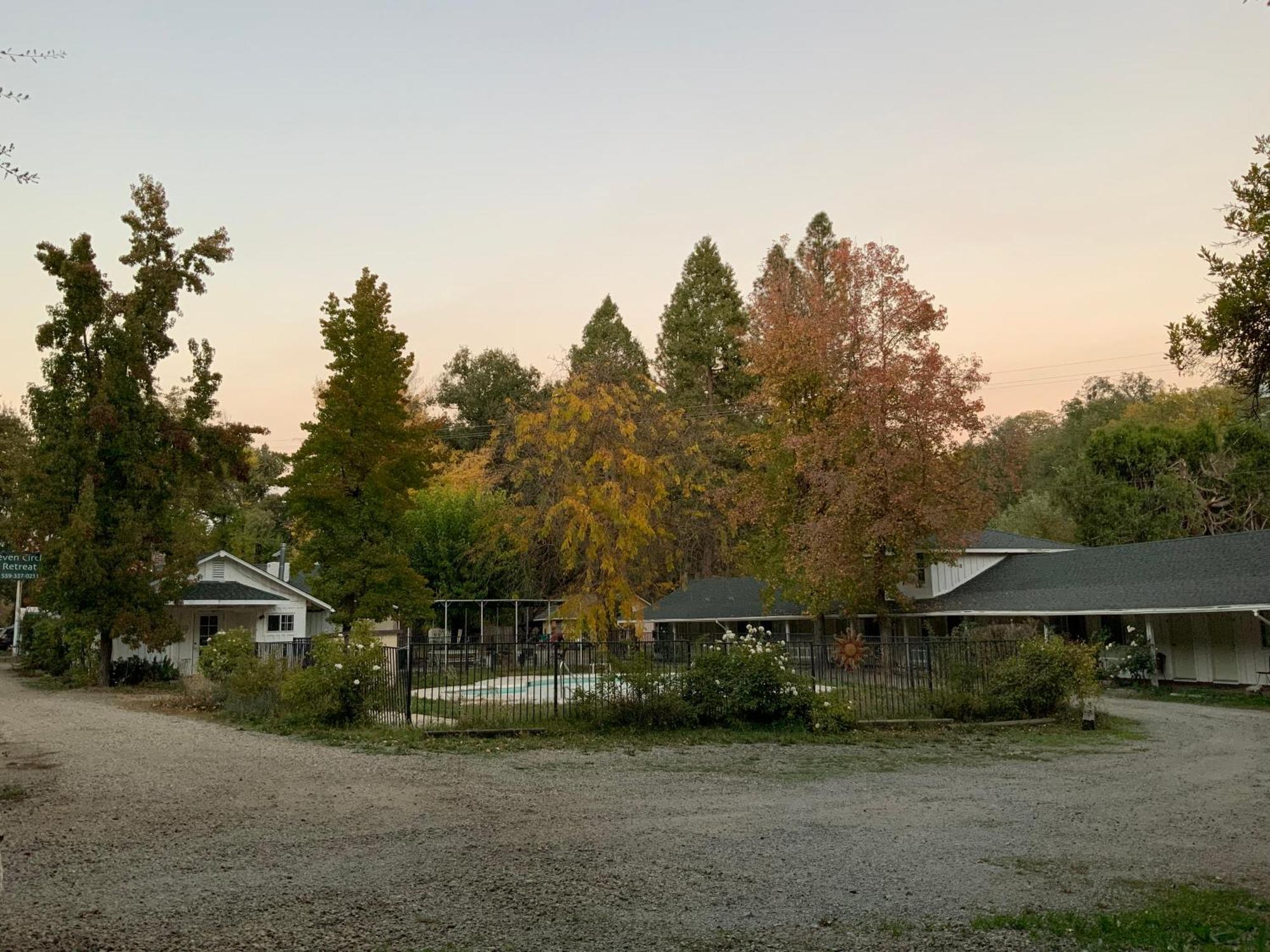 Seven Circles Lodge&Retreat Badger Εξωτερικό φωτογραφία